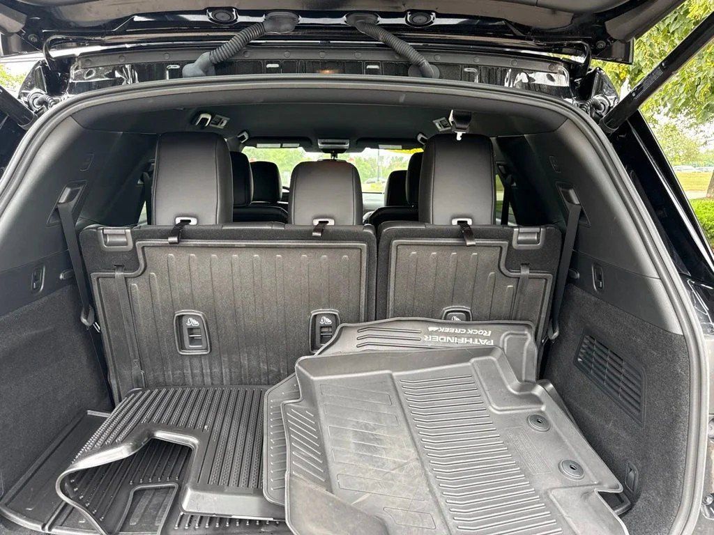 Used 2025 Nissan Pathfinder Rock Creek AWD/4WD image 10