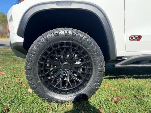 New 2026 Chevrolet Colorado ZR2 w/ Technology Package image 24