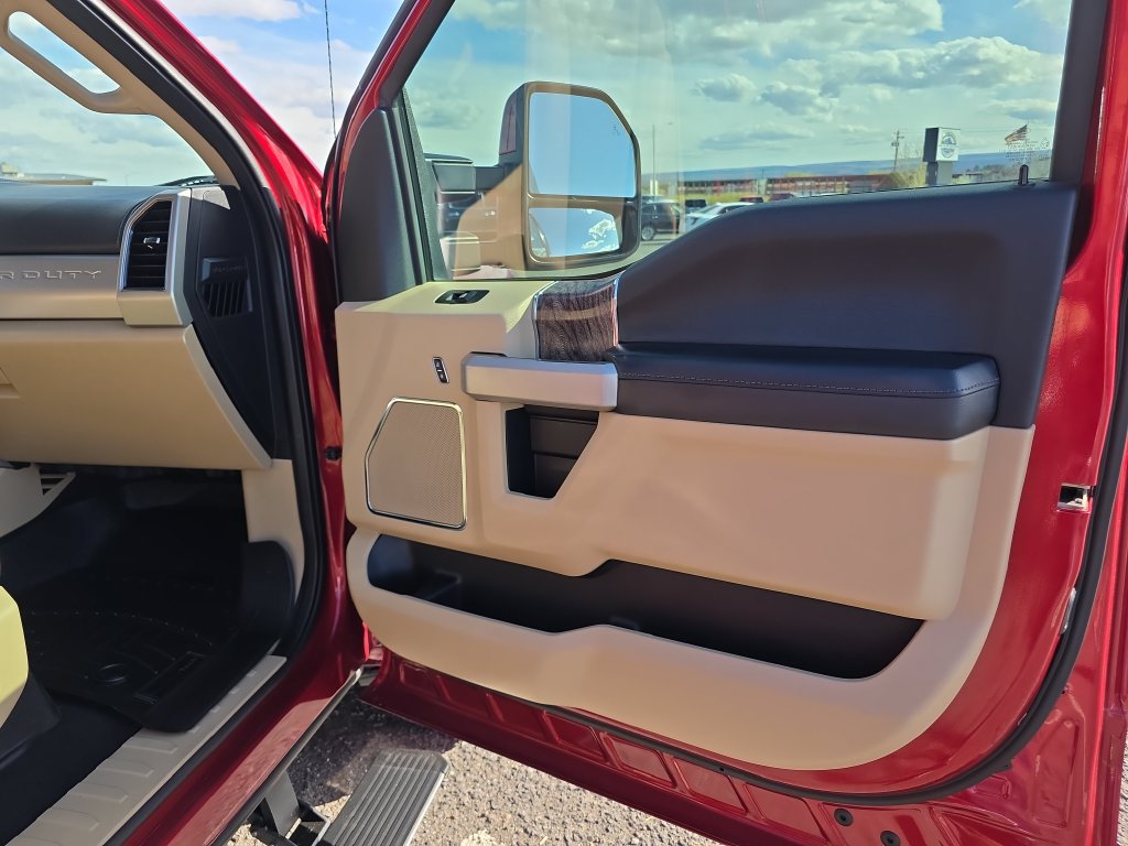 Used 2019 Ford F250 Lariat w/ Lariat Ultimate Package AWD/4WD image 29