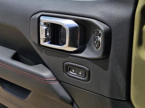 New 2025 Jeep Gladiator Rubicon image 17