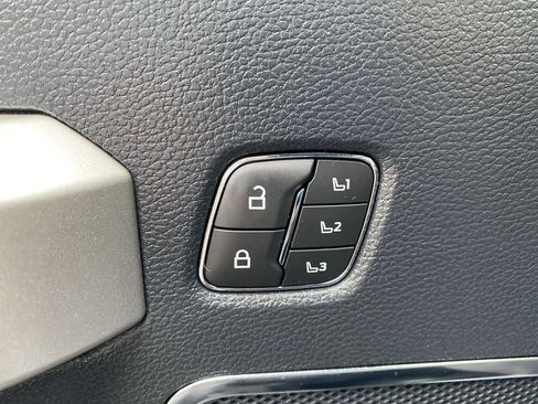 Certified 2022 Ford F350 Lariat w/ Tremor Off-Road Package image 12