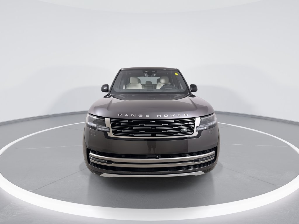 Used 2025 Land Rover Range Rover SE AWD/4WD image 3