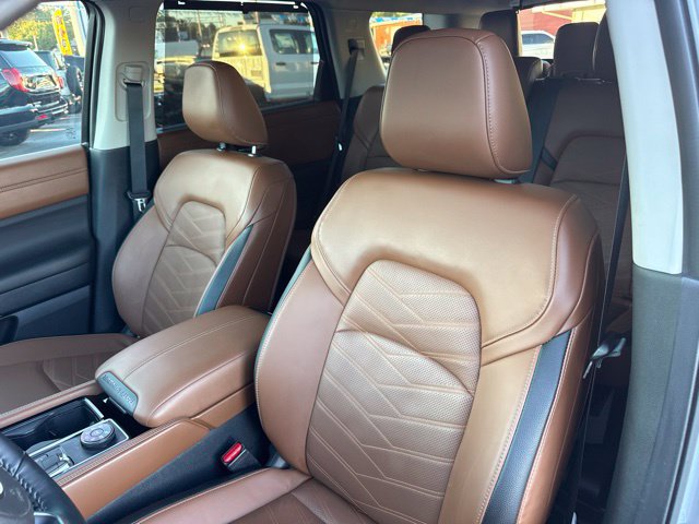 Used 2025 Nissan Pathfinder Platinum w/ Cargo Package AWD/4WD image 17