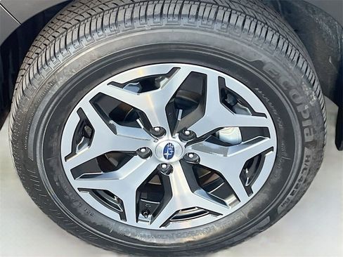 Used 2024 Subaru Forester Premium image 31