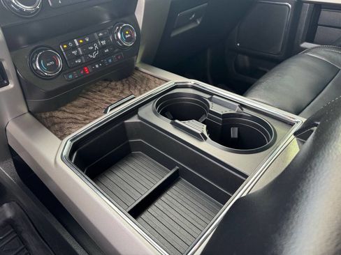 Used 2019 Ford F350 Lariat image 27