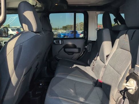 Used 2024 Jeep Wrangler Unlimited AWD/4WD image 9