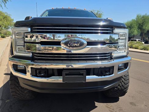 Used 2017 Ford F250 Lariat w/ Lariat Ultimate Package AWD/4WD image 14