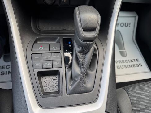 Used 2023 Toyota RAV4 LE AWD/4WD image 39