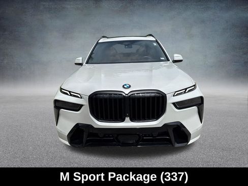 Used 2024 BMW X7 xDrive40i w/ M Sport Package AWD/4WD image 10
