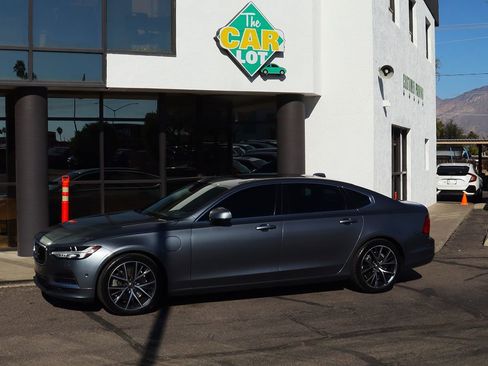 Used 2018 Volvo S90 T8 Momentum w/ Convenience Package image 7