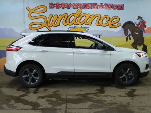 Used 2022 Ford Edge SEL w/ Sport Appearance Package image 1