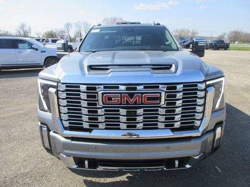 New 2026 GMC Sierra 2500 Denali w/ Denali Reserve Package image 12