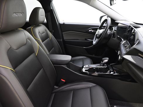 Used 2024 Chevrolet Trax ACTIV w/ Sunroof Package FWD image 16