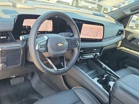 Certified 2025 Chevrolet Tahoe Premier RWD image 2