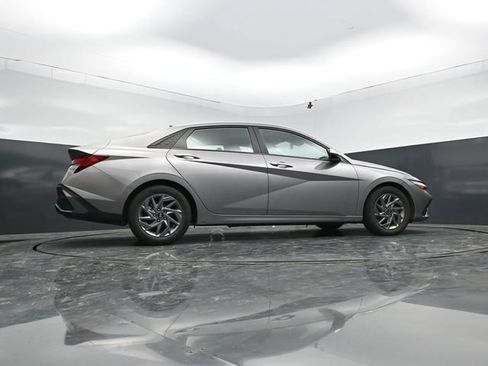 Used 2024 Hyundai Elantra SEL FWD image 54