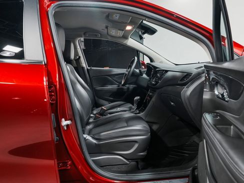 Used 2022 Buick Encore Preferred w/ Safety Package image 33