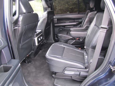 Used 2021 Ford Expedition XLT RWD image 18