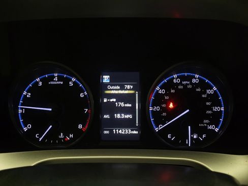Used 2018 Toyota RAV4 XLE w/ All Weather Liner Package FWD image 23