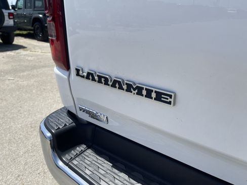 Used 2024 RAM 1500 Laramie AWD/4WD image 13