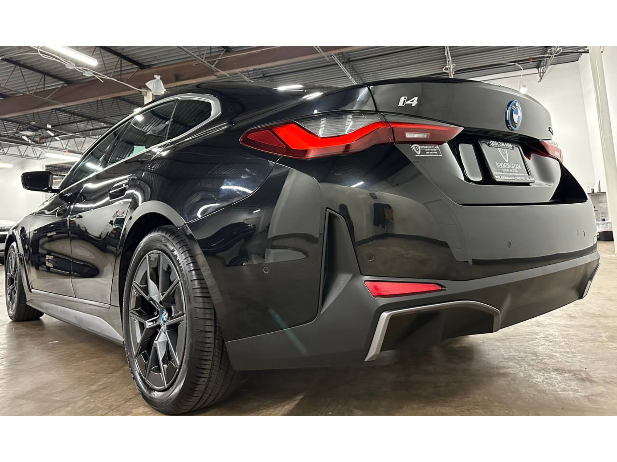 Used 2023 BMW i4 eDrive40 w/ Premium Package RWD image 17