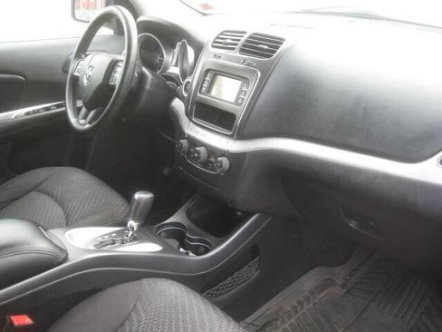 Used 2014 Dodge Journey SXT image 20