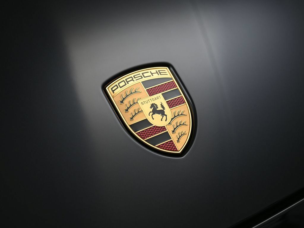 Certified 2025 Porsche Macan 4S Electric AWD/4WD image 13