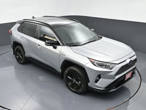 Certified 2021 Toyota RAV4 XSE w/ Carpet Mat Package (TMS) image 39