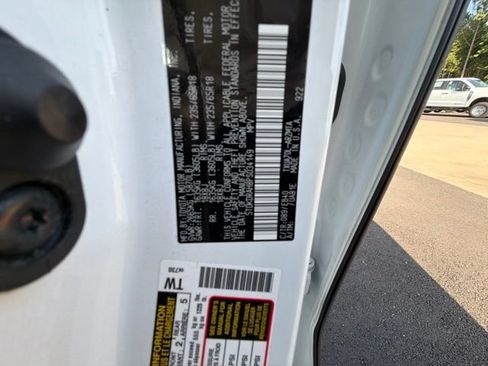 Used 2023 Toyota Highlander XLE FWD image 13