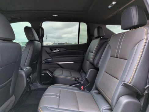 New 2026 Chevrolet Traverse High Country w/ LPO, Floor Liner Package FWD image 32