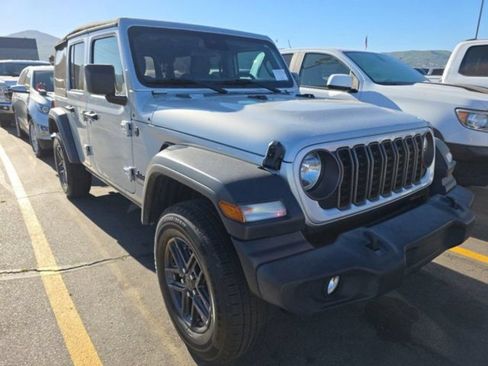 Used 2024 Jeep Wrangler Unlimited Sport AWD/4WD image 2