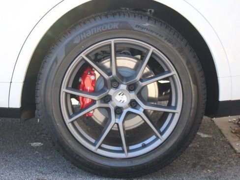 New 2026 Porsche Cayenne S image 16