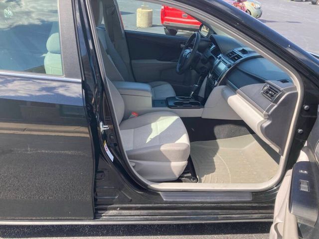 Used 2013 Toyota Camry LE FWD image 24