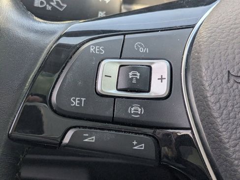 Used 2019 Volkswagen Tiguan SEL image 15