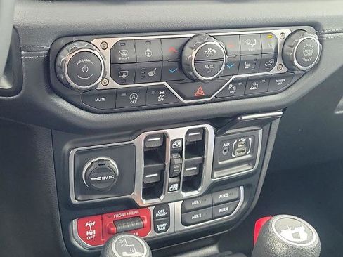 Used 2024 Jeep Wrangler Unlimited Rubicon w/ Capability Package AWD/4WD image 30
