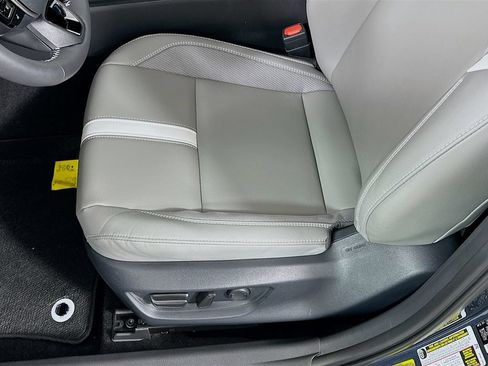 Certified 2026 Toyota Camry SE w/ Convenience Package FWD image 20