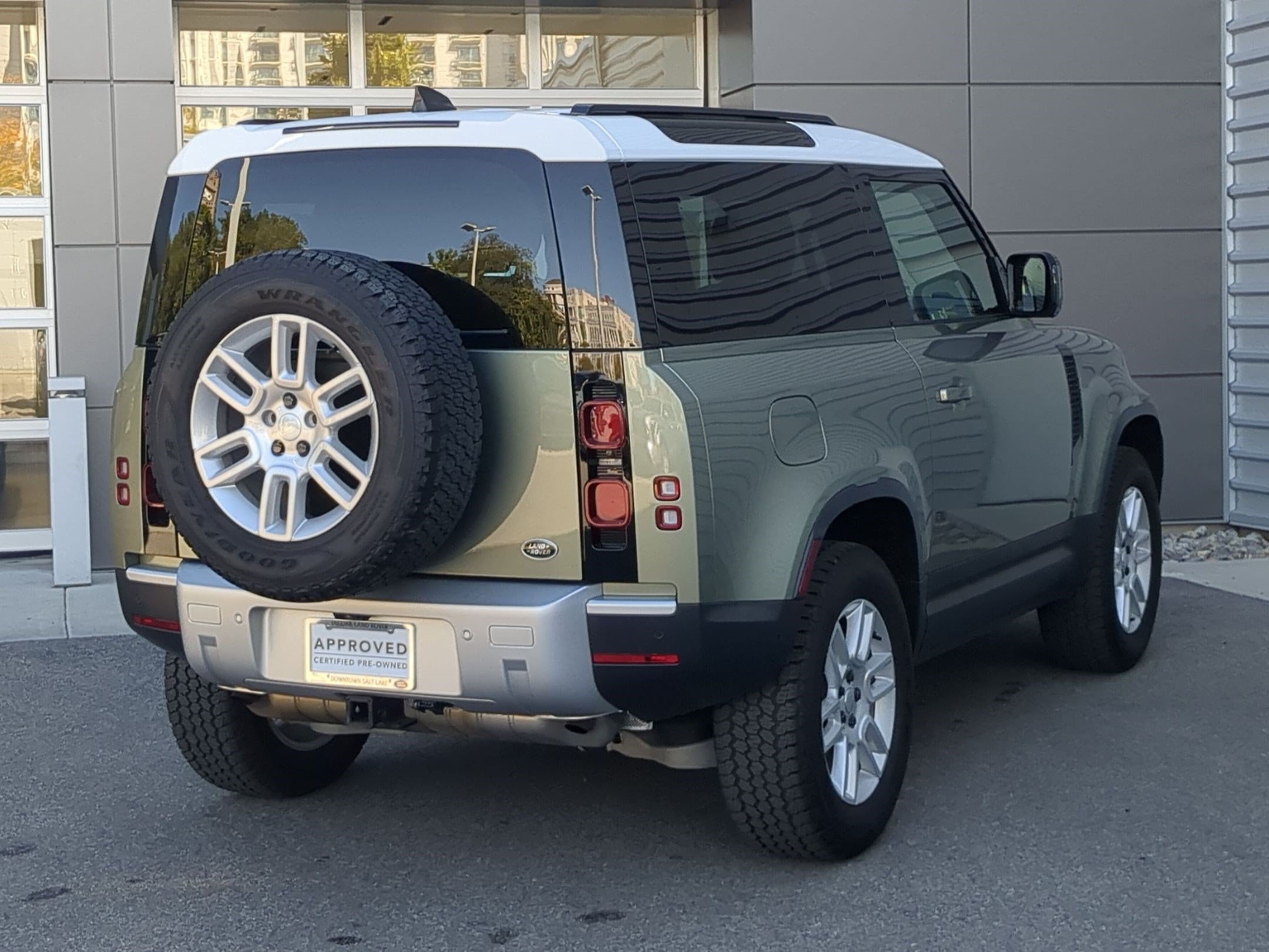 Certified 2023 Land Rover Defender 90 S AWD/4WD image 7
