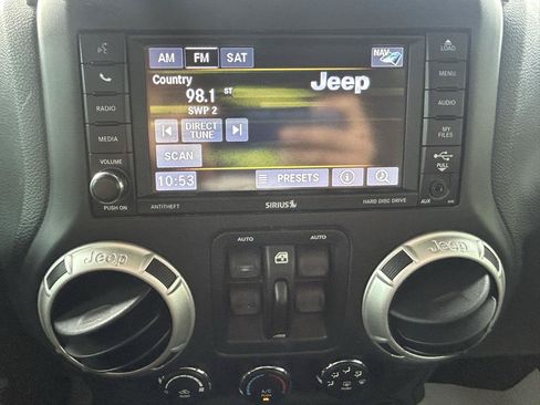 Used 2016 Jeep Wrangler Unlimited Sahara w/ Dual Top Group AWD/4WD image 22