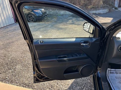 Used 2016 Jeep Compass Sport w/ Power Value Group image 8