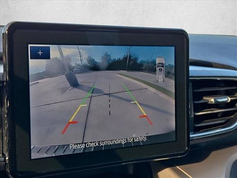 Used 2024 Ford Explorer XLT w/ Equipment Group 202A RWD image 11