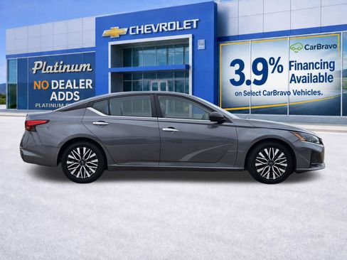 Used 2024 Nissan Altima 2.5 SV FWD image 7