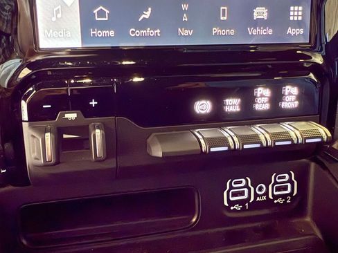 Used 2024 RAM 3500 Laramie w/ Night Edition image 37