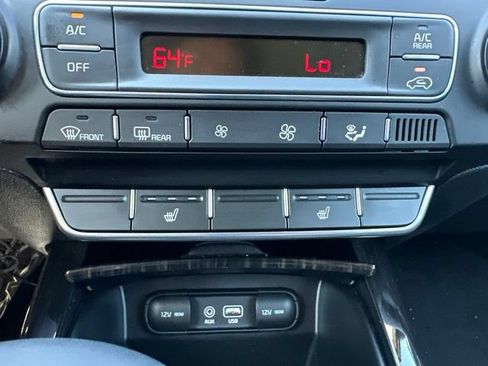 Used 2020 Kia Sorento EX AWD/4WD image 38