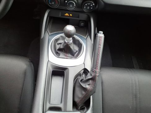 Used 2016 MAZDA MX-5 Miata Sport image 23