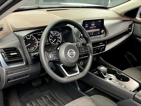 Used 2021 Nissan Rogue S FWD image 18
