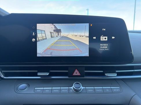 Used 2024 Hyundai Elantra SEL image 25