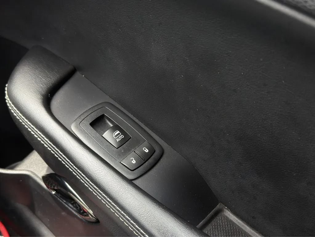 Used 2017 Dodge Challenger SRT Hellcat RWD image 13