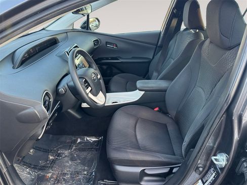 Used 2016 Toyota Prius Three image 9