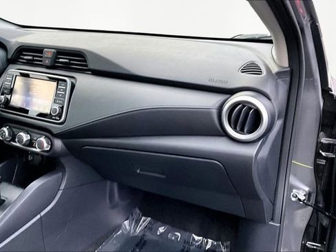 Used 2024 Nissan Versa S w/ S Plus Package image 18