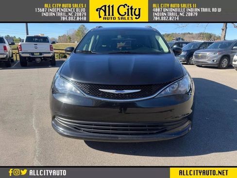 Used 2020 Chrysler Voyager Lxi FWD image 2