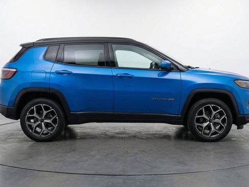 Used 2025 Jeep Compass Limited AWD/4WD image 11